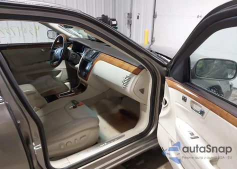 2010 Cadillac Dts Platinum Collection z USA, uszkodzony, nr VIN 1G6KP5E97AU110601